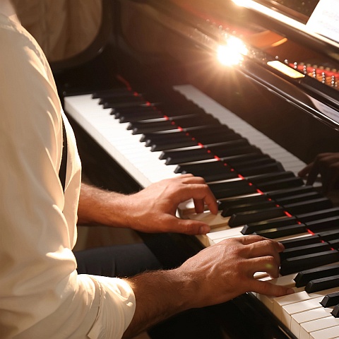 klavier online kurs, klavierunterricht online, klavier spielen lernen online, piano lernen online, klavierunterricht nehmen online