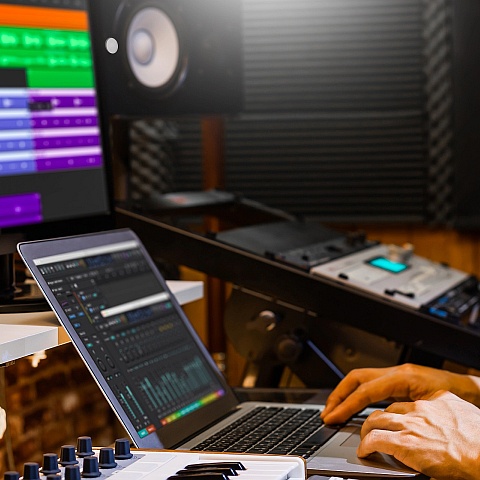 filmmusik produktion online kurs, popmusik produktion kurs online, filmmusik komposition onlineunterricht, popmusik komponieren online unterricht, songwriting online lernen, musikproduktion unterricht online, musikproduktion online kurs